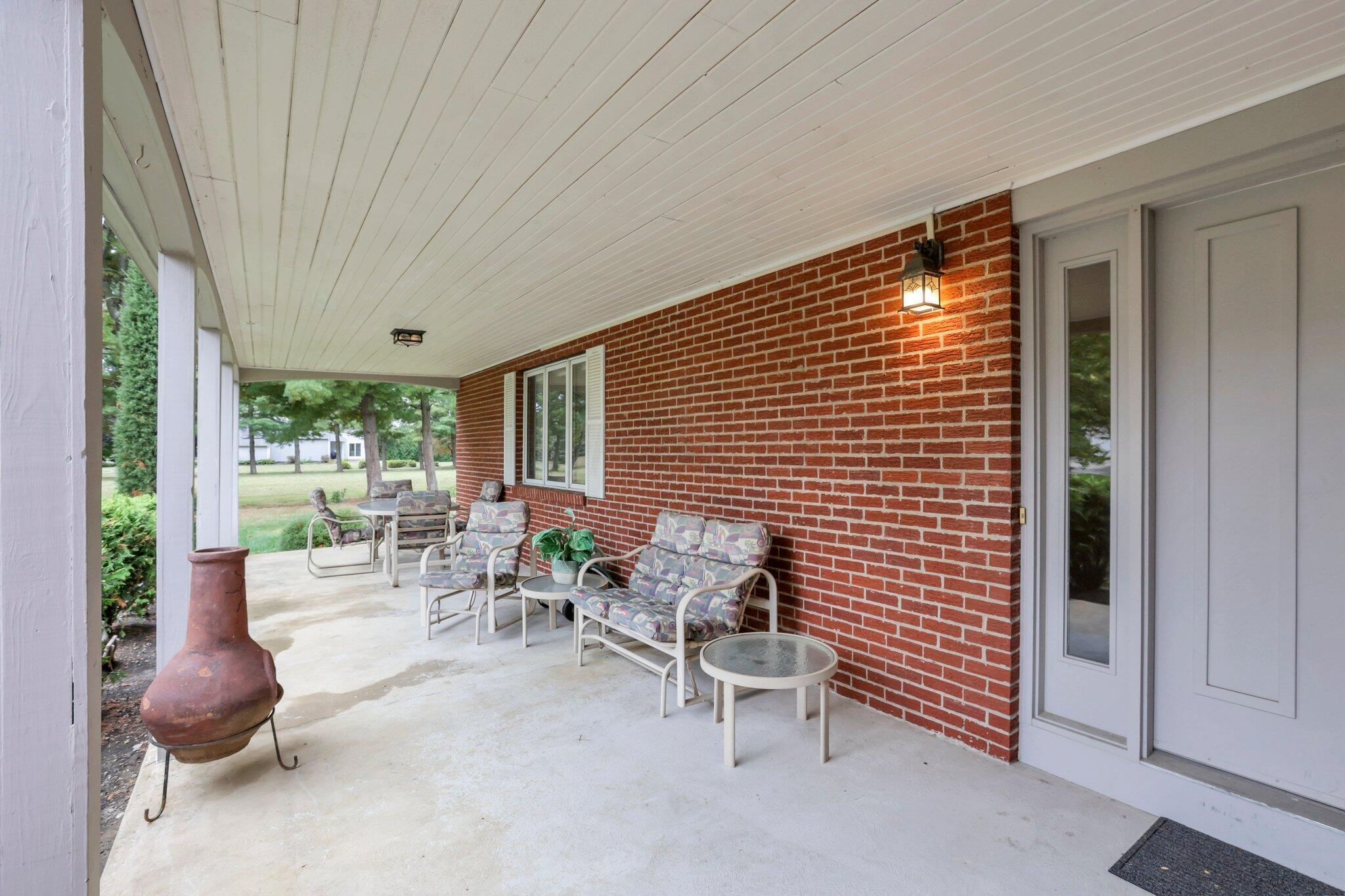 5611 Wilcox Road Dublin, OH 43016 - Photo 3 of 48 5611 Wilcox Road
