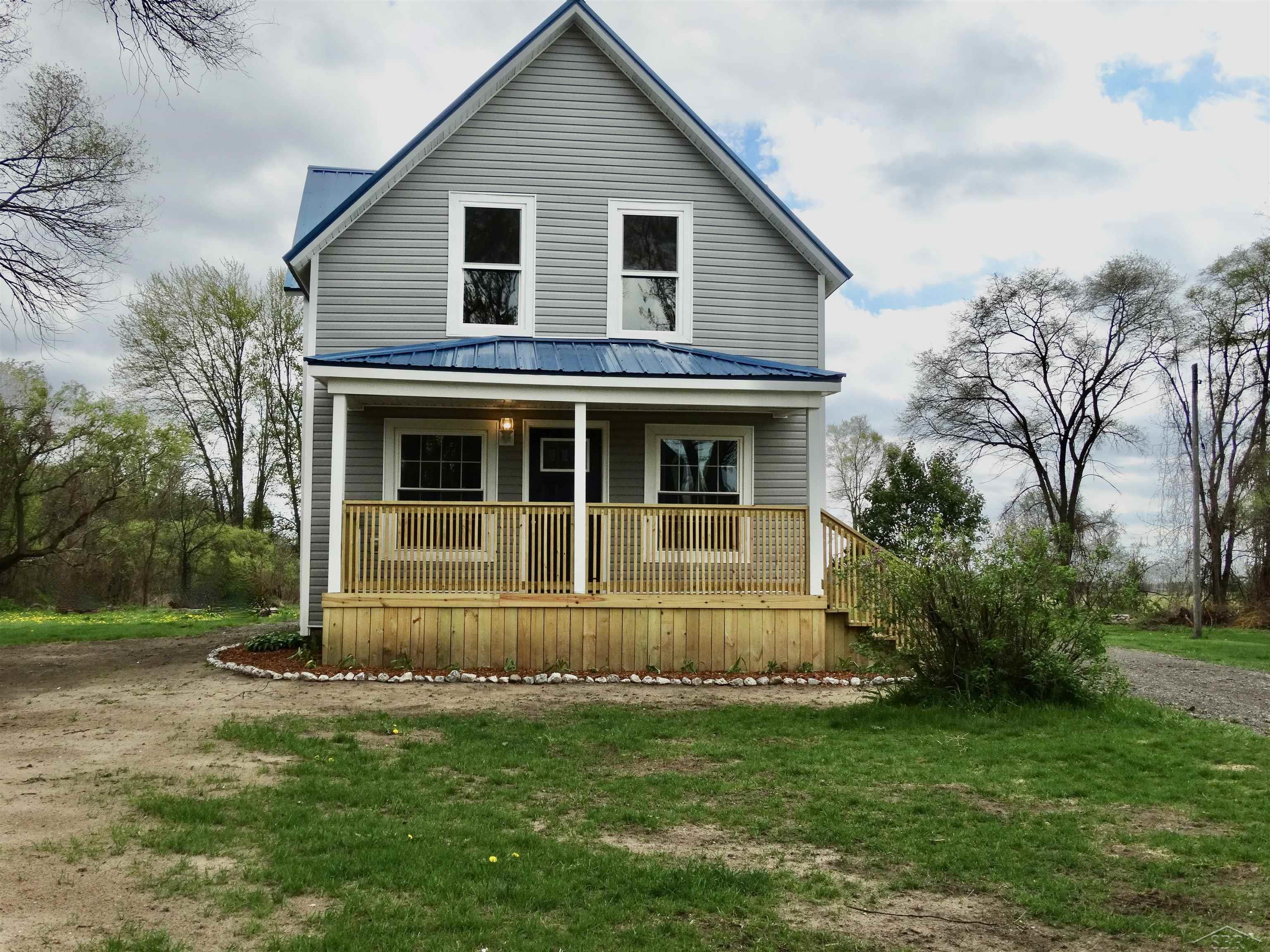 2275 West Sloan Road Burt, MI 48417 - Photo 1 of 28