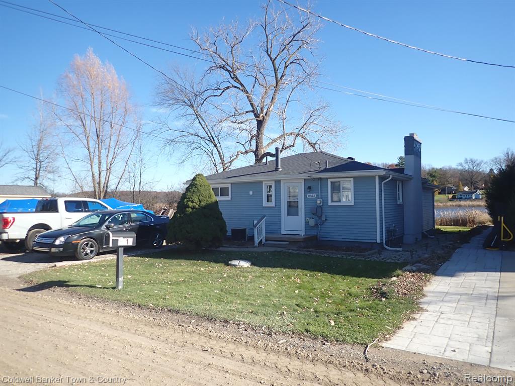 8813 Riverside Drive Brighton, MI 48116 - Photo 4 of 29 Gallery Image 4