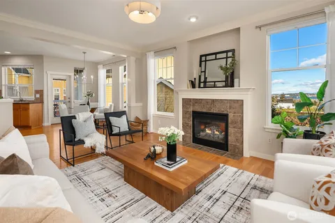 $925,000 | 5950 31st Avenue Southwest, Seattle, WA 98126