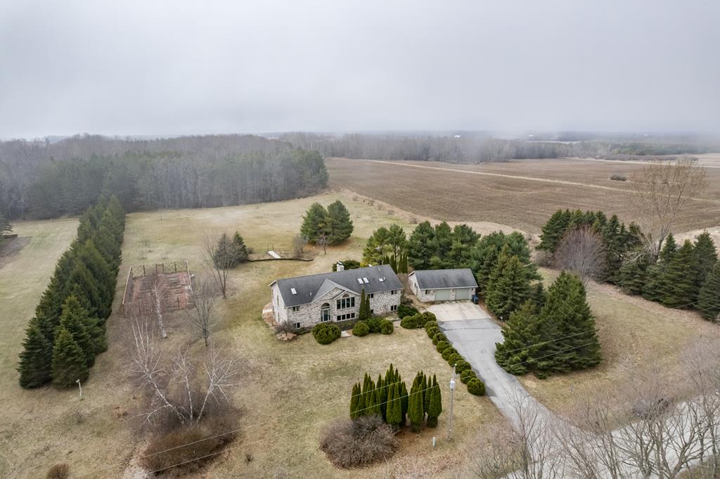 E7009 Jackson Road Algoma, WI 54201 - Photo 2 of 69 Gallery Image 2