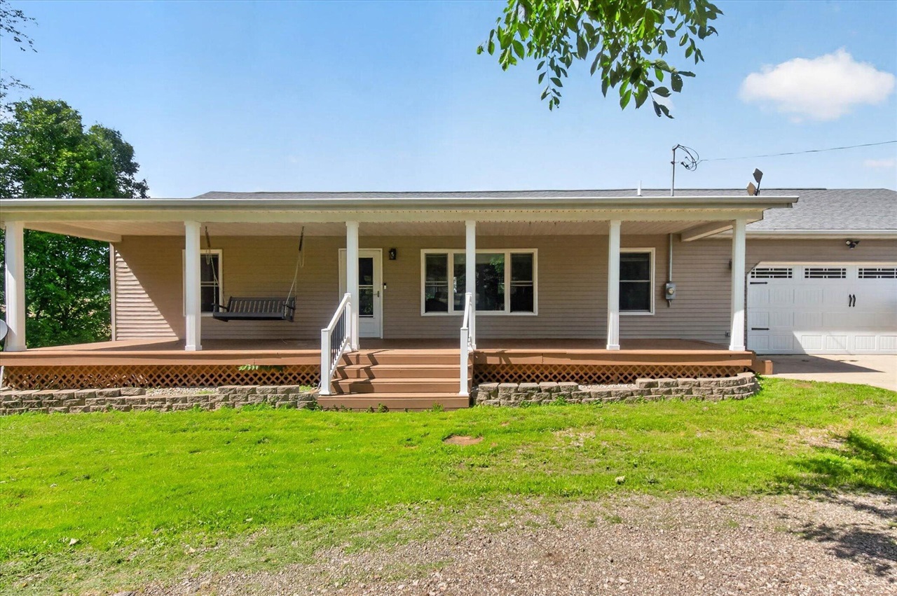 4722 Root Station Road Jackson, MI 49201 - Photo 3 of 47