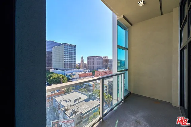 $749,900 | 3223 West 6th Street, Unit 808, Los Angeles, CA 90020