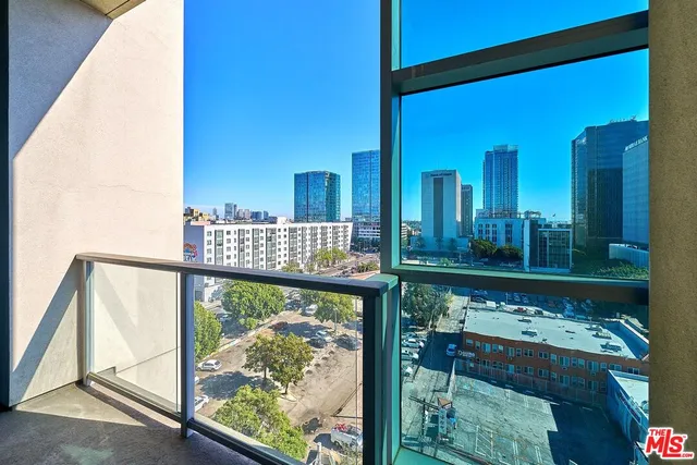 $749,900 | 3223 West 6th Street, Unit 808, Los Angeles, CA 90020