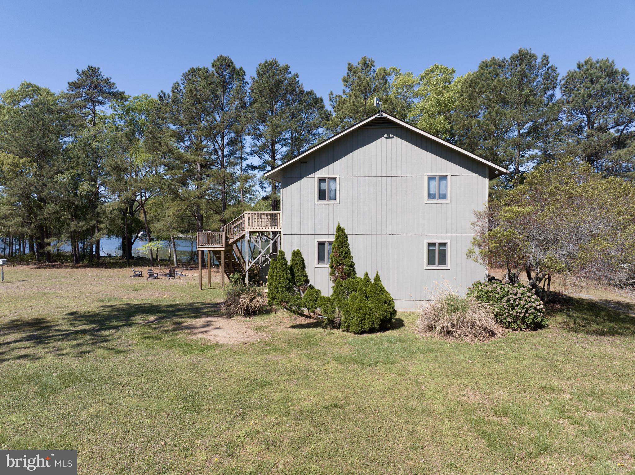 33 Lagrange Avenue Kilmarnock, VA 22482 - Photo 15 of 84 Charming lakeside retreat awaits you.