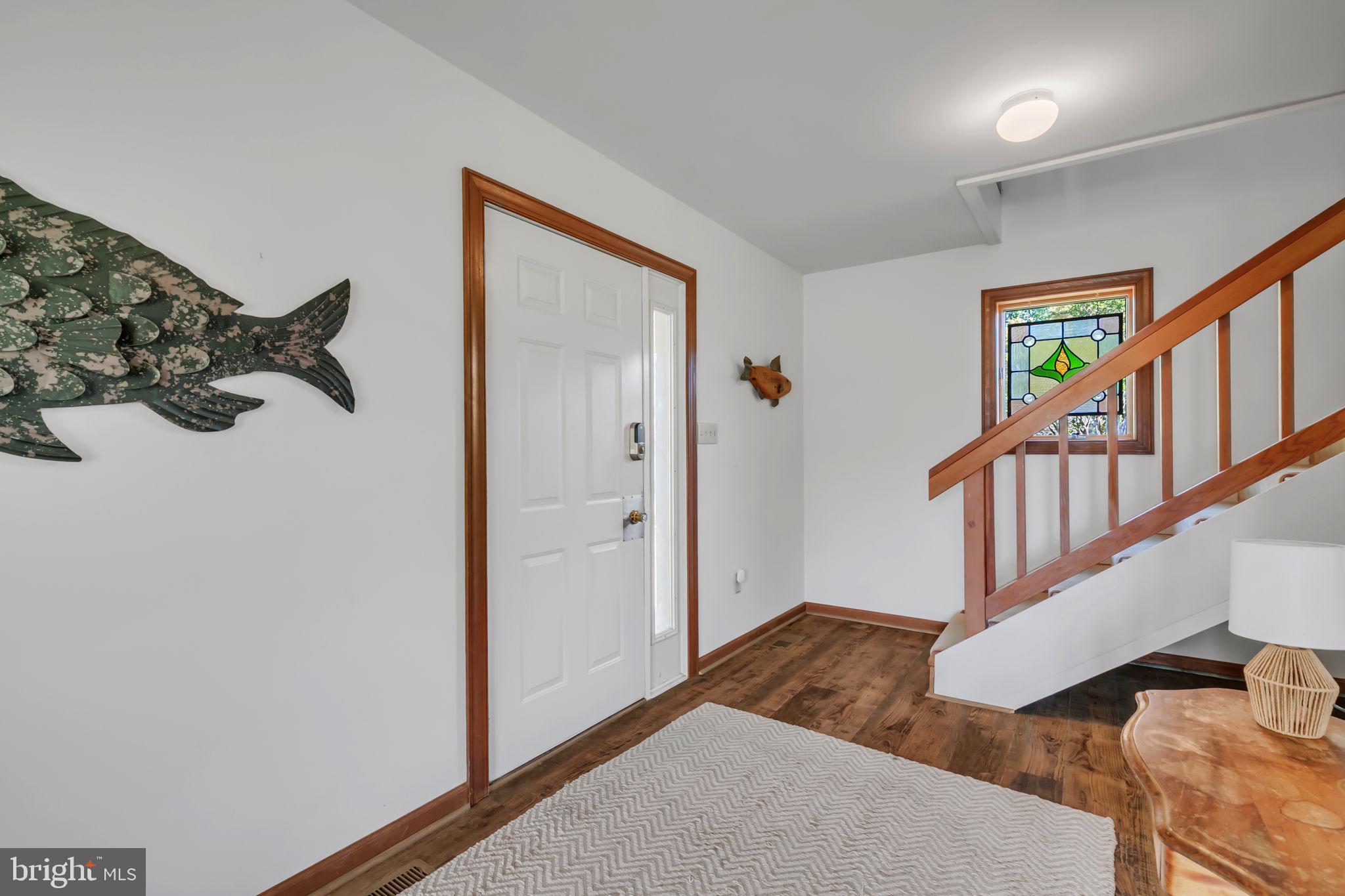 33 Lagrange Avenue Kilmarnock, VA 22482 - Photo 46 of 84 Welcoming entry with artistic charm.