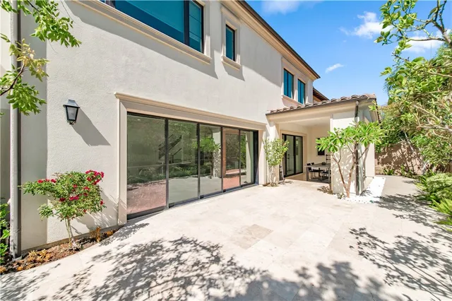 a view of a patio of the house