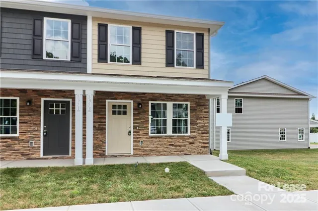 $1,450 | 3973 Newhall Drive Northwest, Hickory, NC 28601