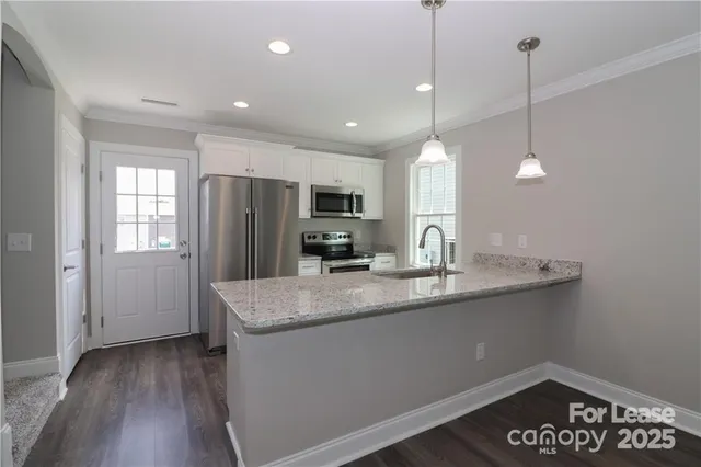 $1,450 | 3973 Newhall Drive Northwest, Hickory, NC 28601