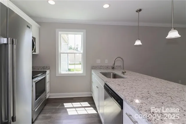 $1,450 | 3973 Newhall Drive Northwest, Hickory, NC 28601