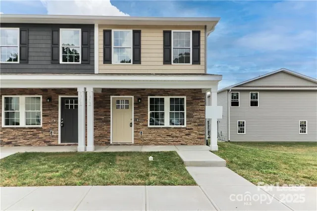 $1,450 | 3973 Newhall Drive Northwest, Hickory, NC 28601