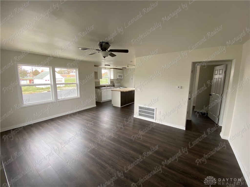 1552 Sunset Avenue Springfield, OH 45505 - Photo 3 of 19