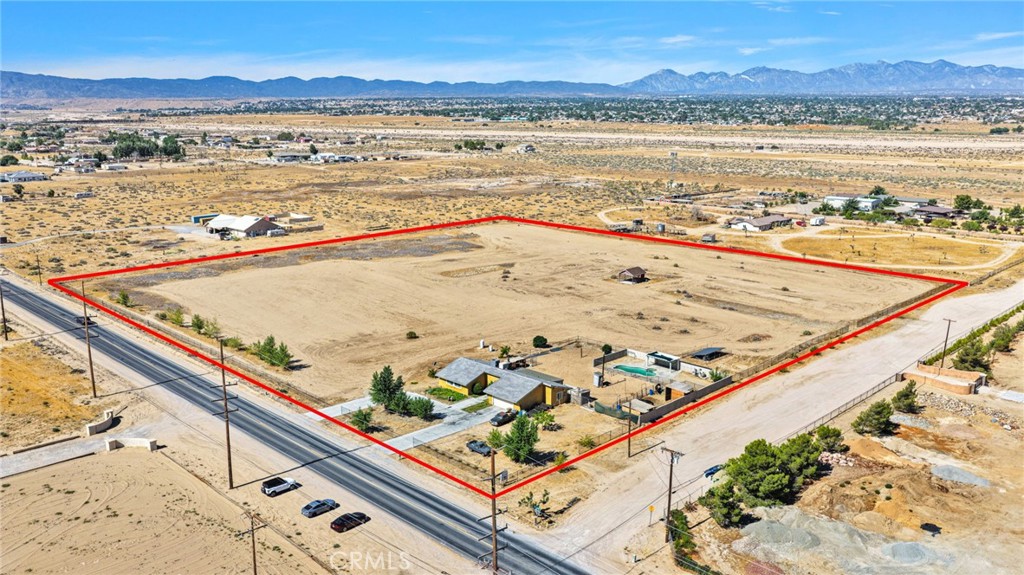 10080 Deep Creek Road Apple Valley, CA 92308 - Photo 4 of 55