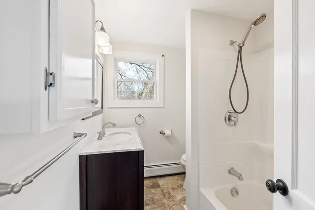 $399,900 | 263 Elm Street, Shaftsbury, VT 05257