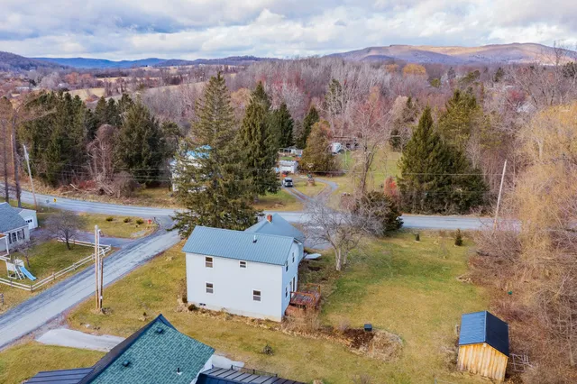 $399,900 | 263 Elm Street, Shaftsbury, VT 05257