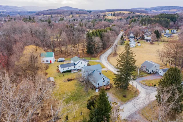 $399,900 | 263 Elm Street, Shaftsbury, VT 05257