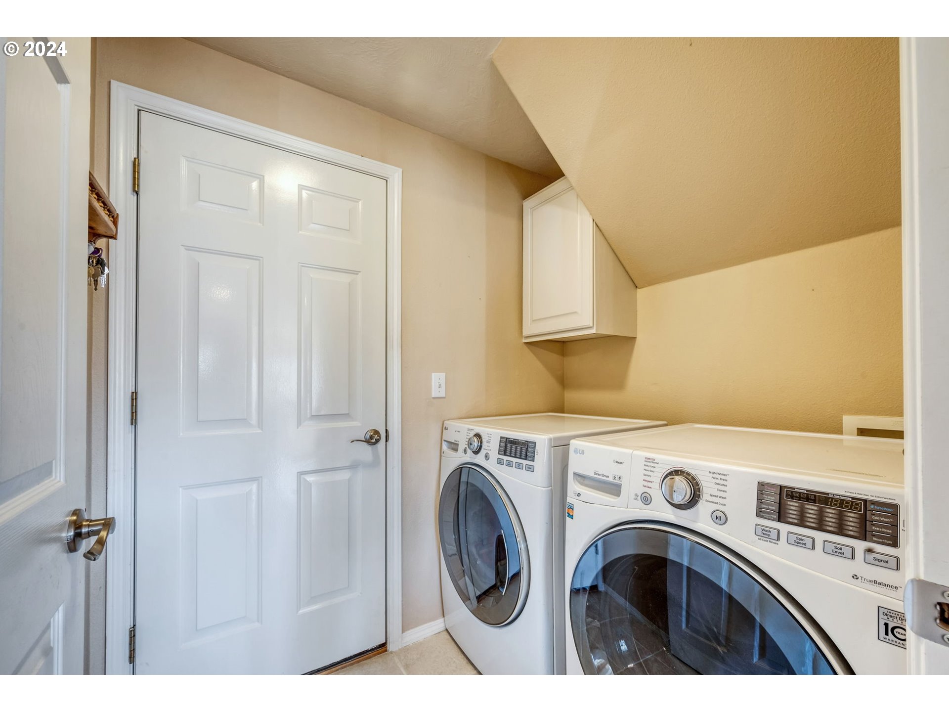 2278 33rd Street Springfield, OR 97477 - Photo 18 of 41 a view of washer and dryer