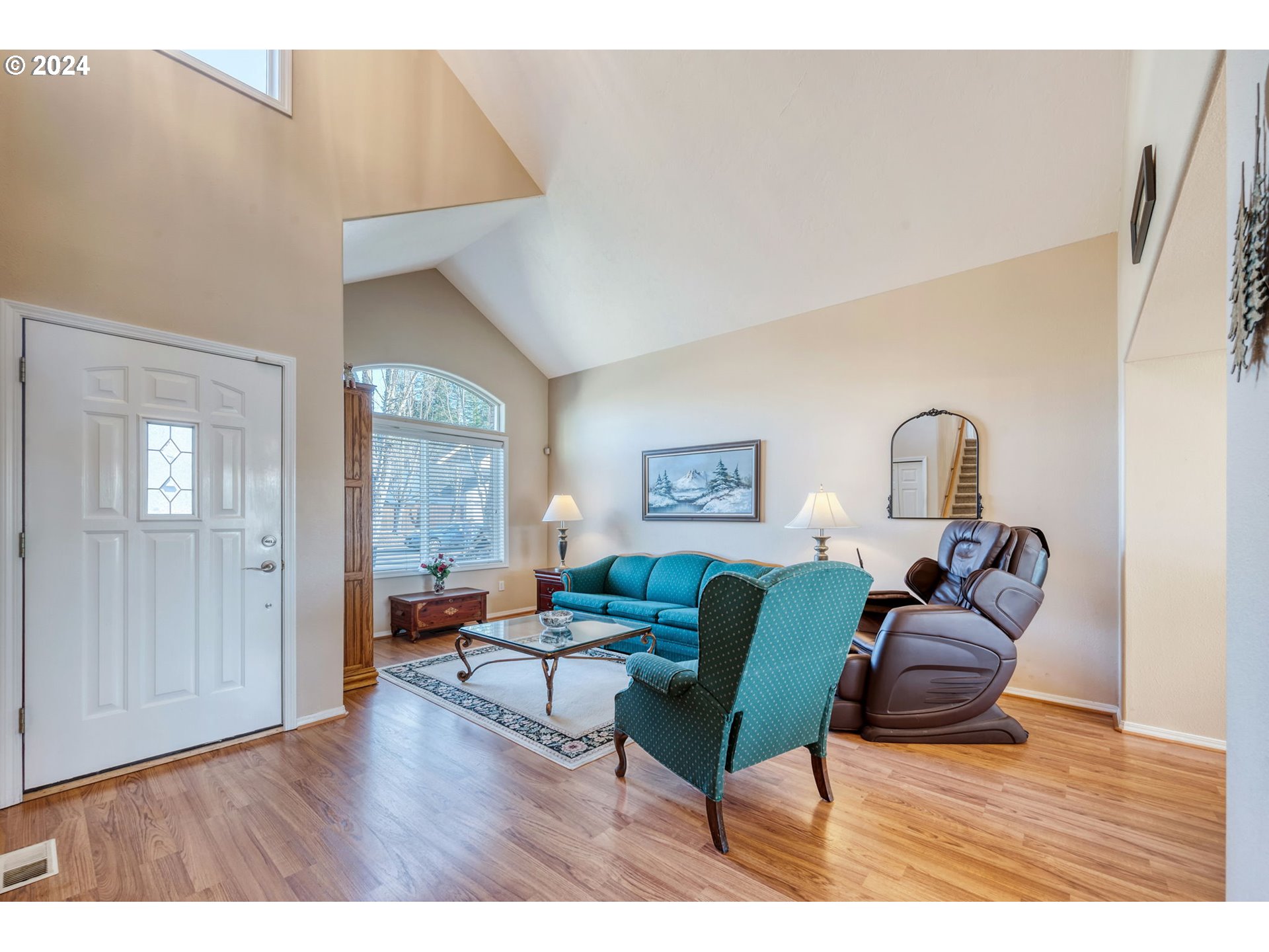 2278 33rd Street Springfield, OR 97477 - Photo 7 of 41 a living room with furniture