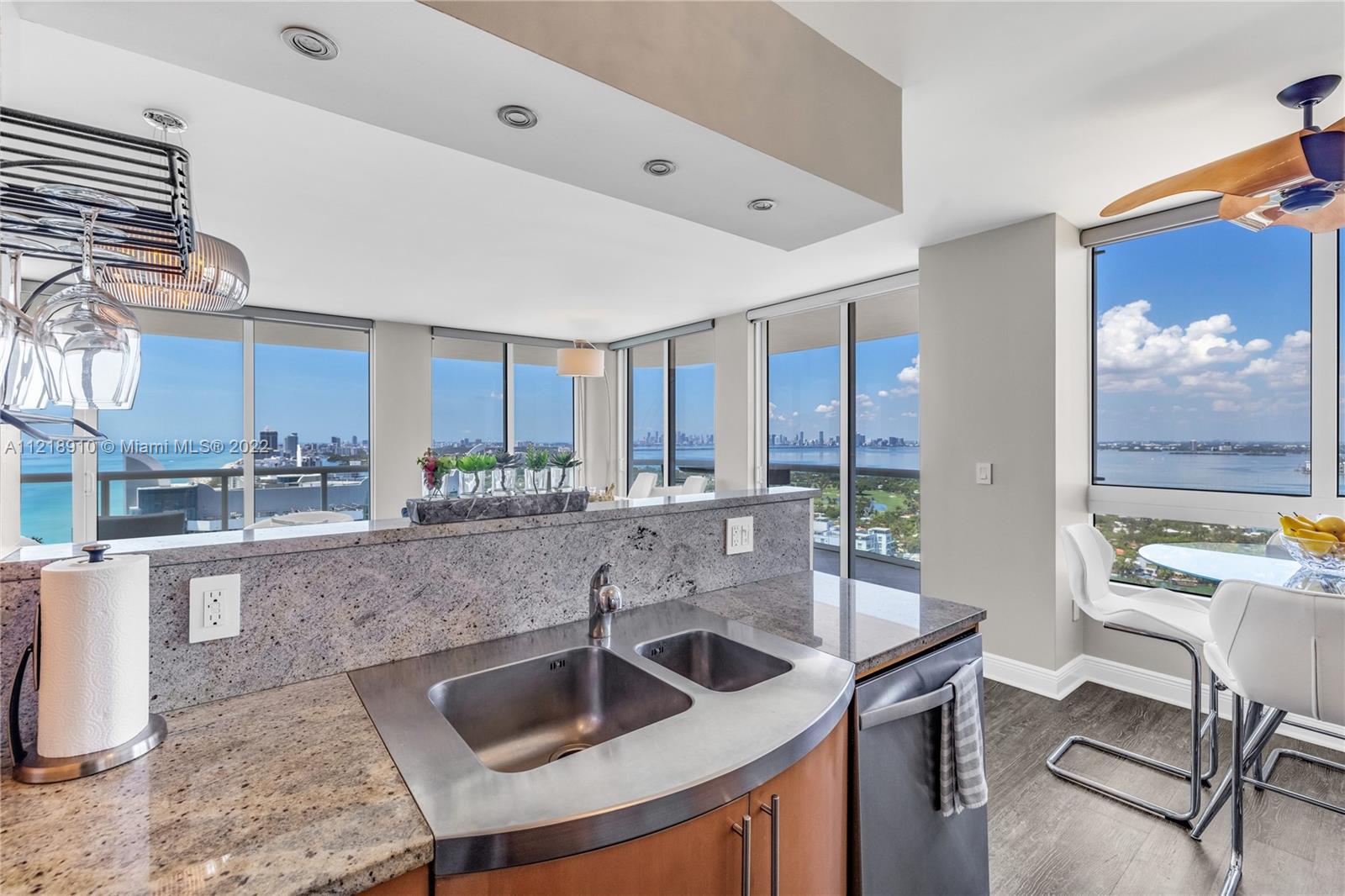 6365 Collins Avenue, Unit 3807 Miami Beach, FL 33141 - Photo 12 of 41