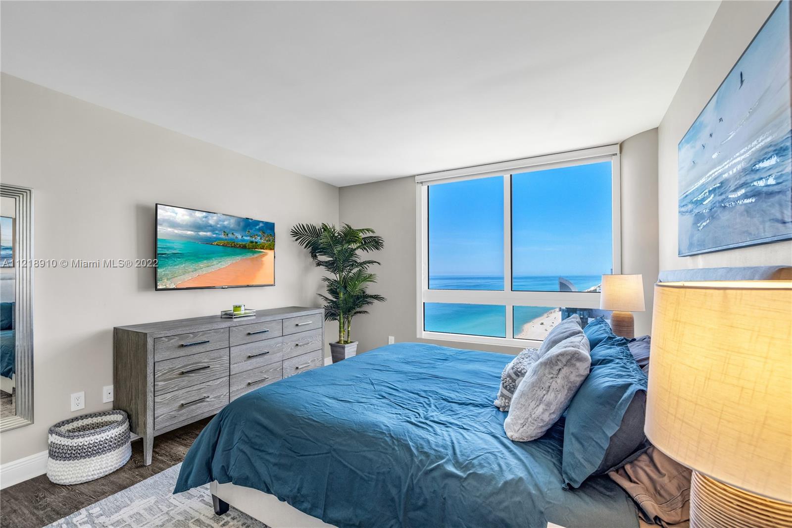 6365 Collins Avenue, Unit 3807 Miami Beach, FL 33141 - Photo 14 of 41