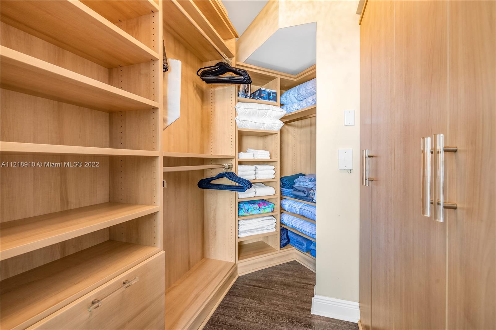 6365 Collins Avenue, Unit 3807 Miami Beach, FL 33141 - Photo 19 of 41