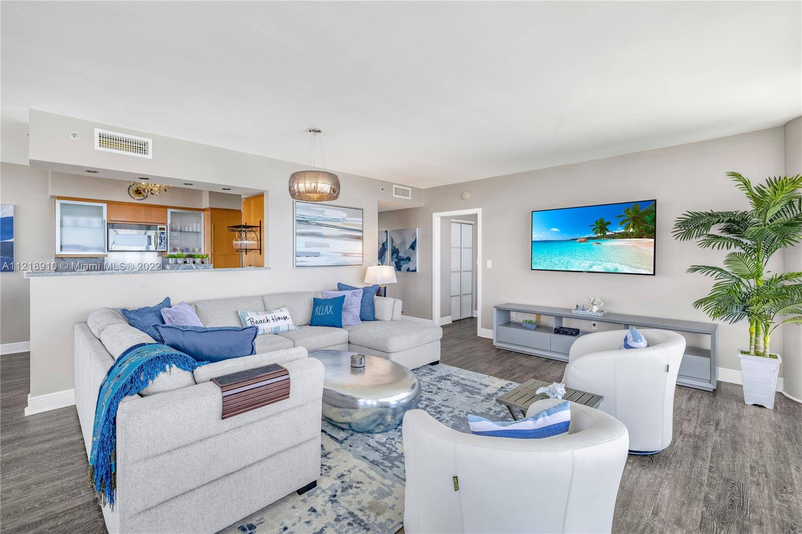 6365 Collins Avenue, Unit 3807 Miami Beach, FL 33141 - Photo 5 of 41