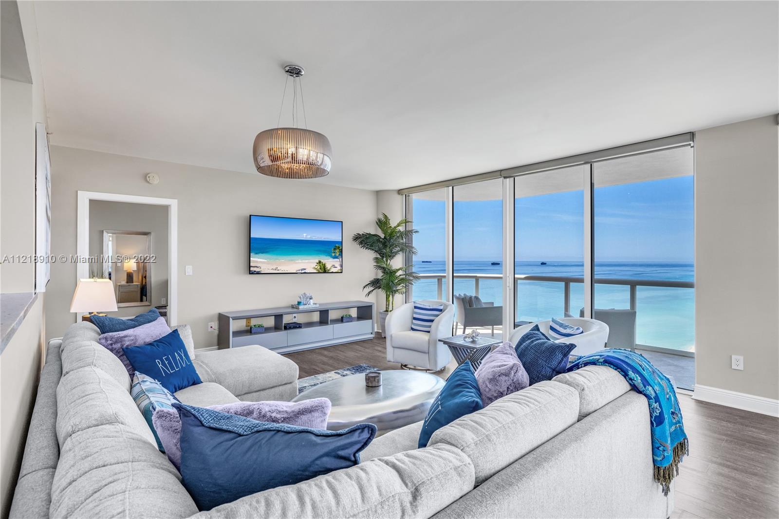 6365 Collins Avenue, Unit 3807 Miami Beach, FL 33141 - Photo 6 of 41