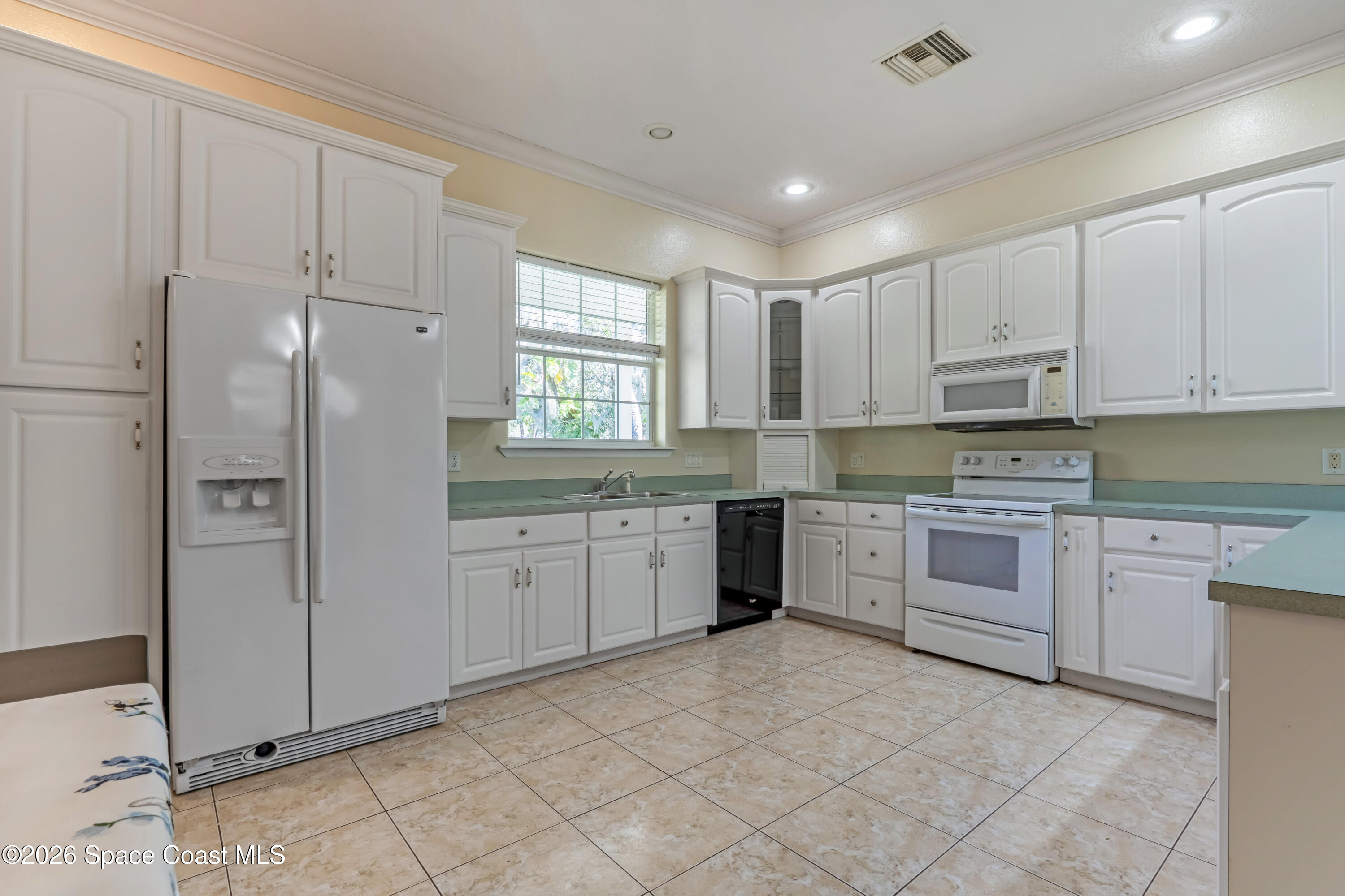 3931 U.S. Rte 1 Mims, FL 32754 - Photo 19 of 46 Kitchen