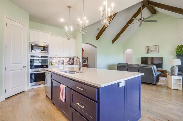 $599,900 | 239 Harvard Lane, Springtown, TX 76082