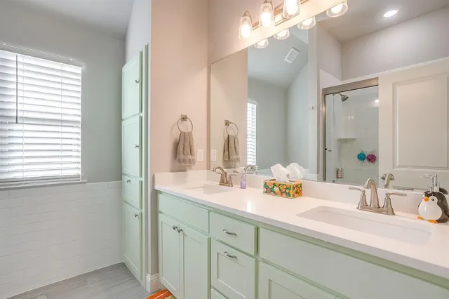 $599,900 | 239 Harvard Lane, Springtown, TX 76082