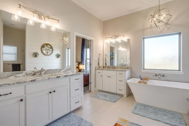 $599,900 | 239 Harvard Lane, Springtown, TX 76082