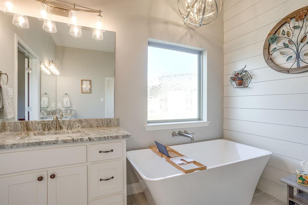 239 Harvard Lane Springtown, TX 76082 - Photo 20 of 36