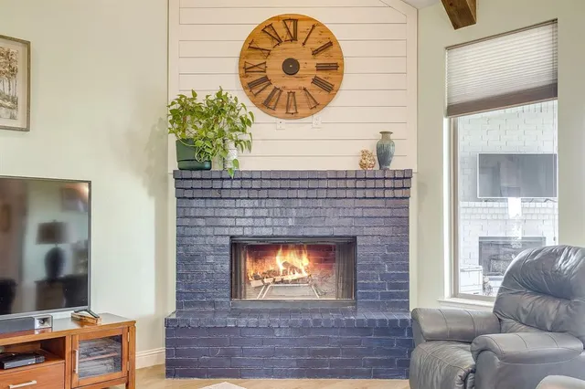 $599,900 | 239 Harvard Lane, Springtown, TX 76082