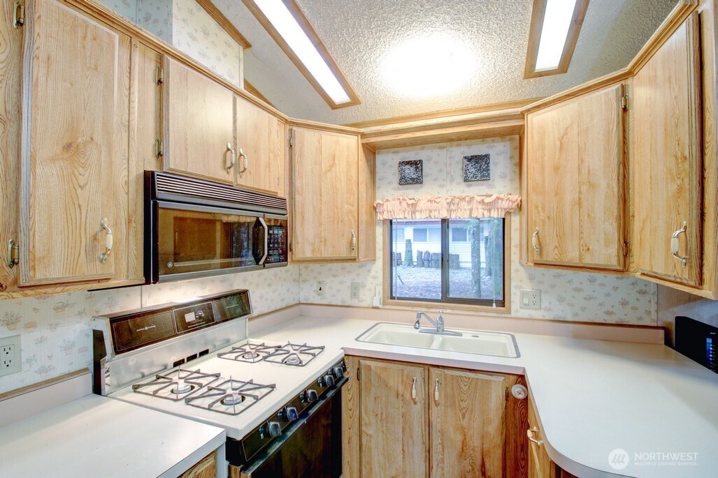 96-3 Sunset Circle Maple Falls, WA 98266 - Photo 8 of 31