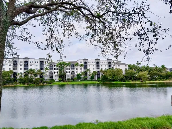 $300,000 | 1660 Renaissance Commons Boulevard, Unit 2606, Boynton Beach, FL 33426