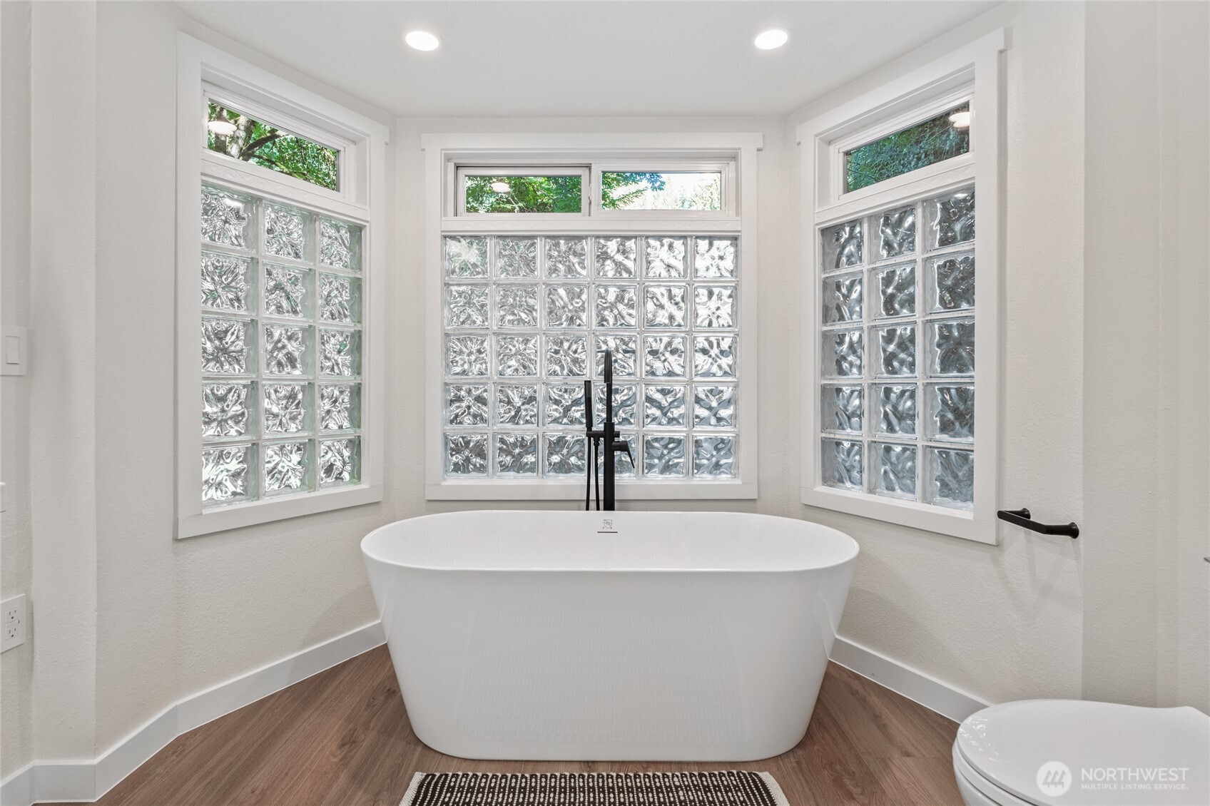 20631 West Richmond Road Bothell, WA 98021 - Photo 24 of 40