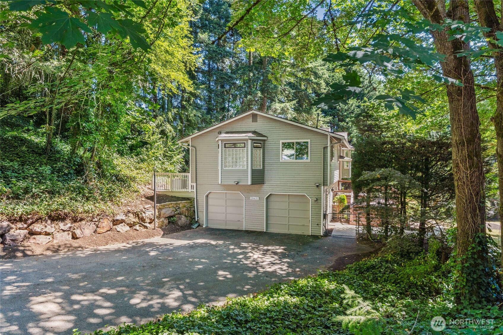 20631 West Richmond Road Bothell, WA 98021 - Photo 3 of 40