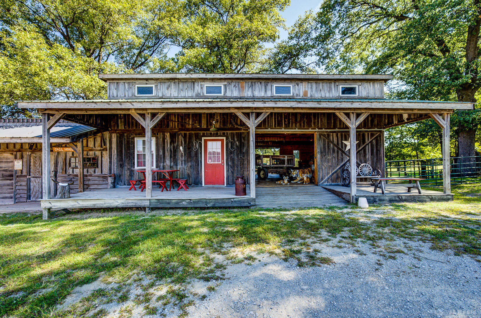 9860 Highway 421 Francesville, IN 47946 - Photo 28 of 57 1633x1080