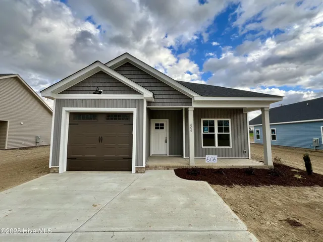 $258,900 | 606 South Vance Street, Fremont, NC 27830