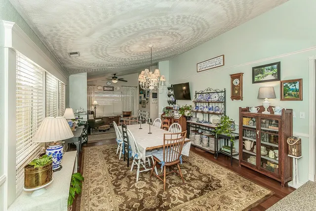 $579,500 | 2468 Laverne Avenue, Clovis, CA 93611