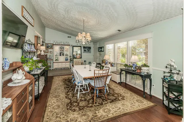 $579,500 | 2468 Laverne Avenue, Clovis, CA 93611