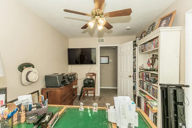 $579,500 | 2468 Laverne Avenue, Clovis, CA 93611