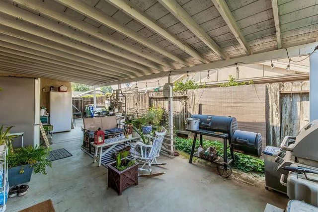 $579,500 | 2468 Laverne Avenue, Clovis, CA 93611