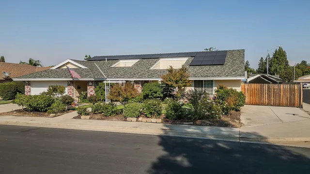 $579,500 | 2468 Laverne Avenue, Clovis, CA 93611