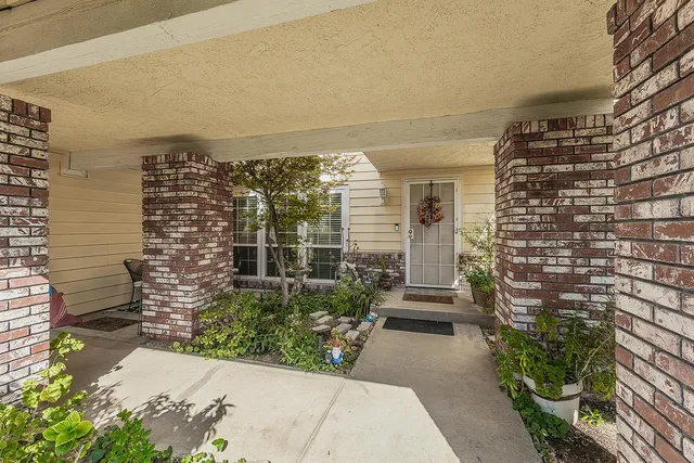 $579,500 | 2468 Laverne Avenue, Clovis, CA 93611