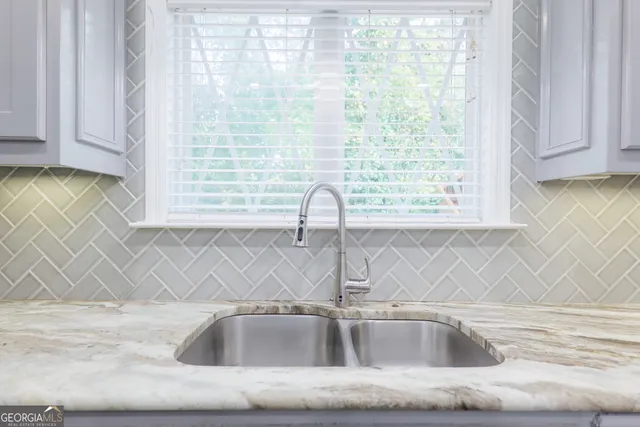 a close view of sink and tap