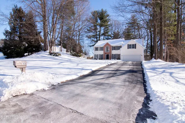 $584,900 | 19 Mann Boulevard, Halfmoon, NY 12065