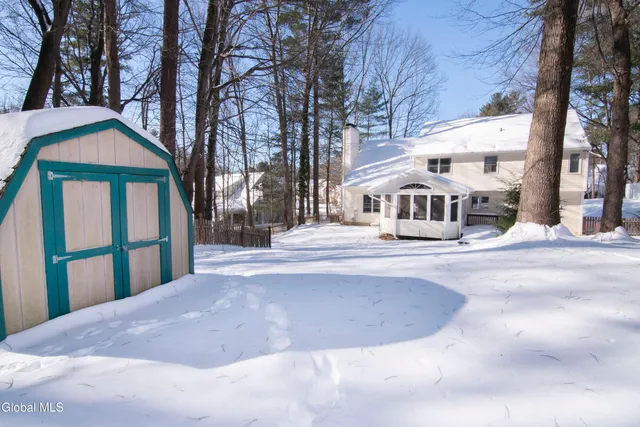 $584,900 | 19 Mann Boulevard, Halfmoon, NY 12065