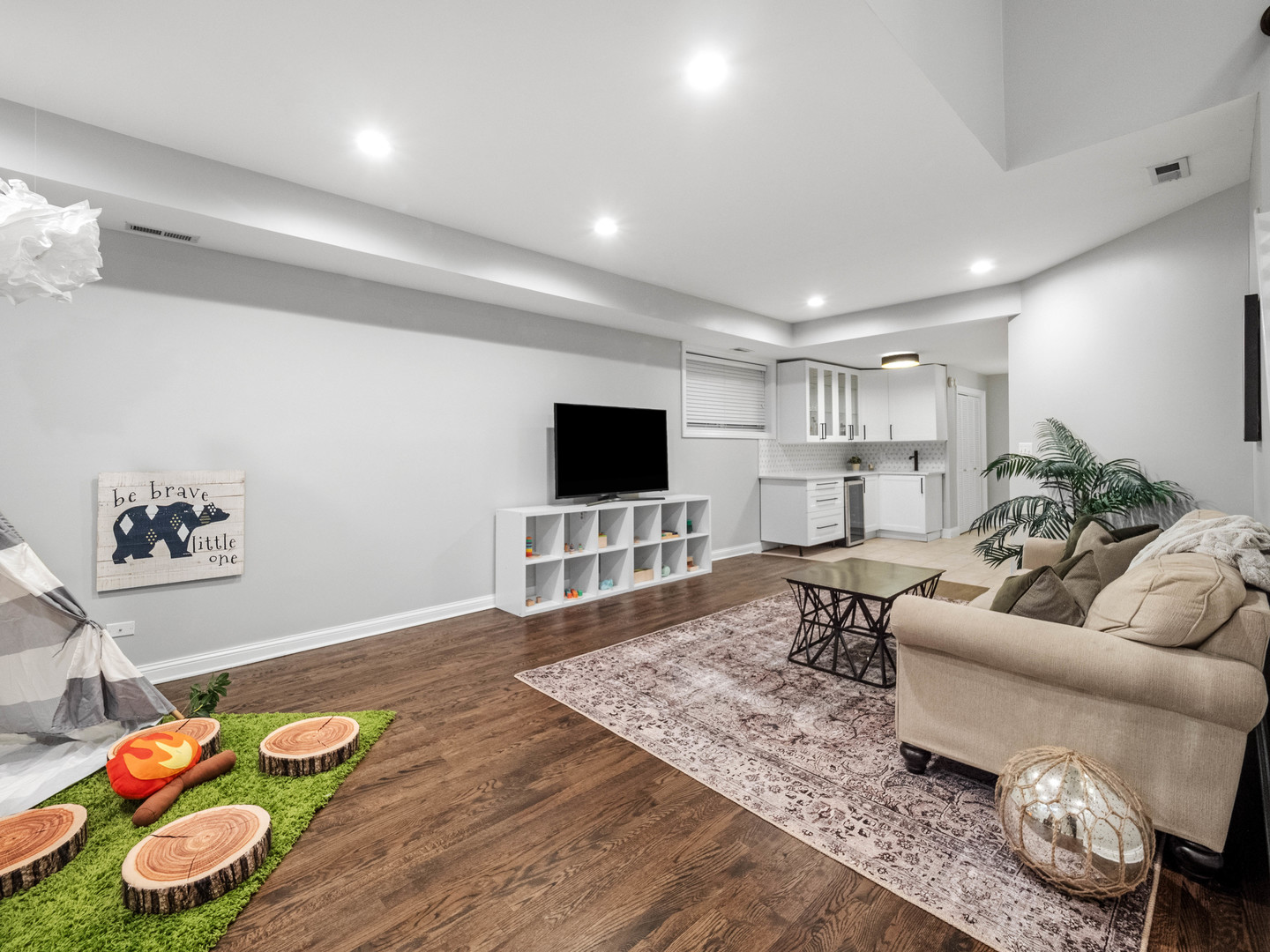 1447 West Walton Street, Unit 1 Chicago, IL 60642 - Photo 16 of 27