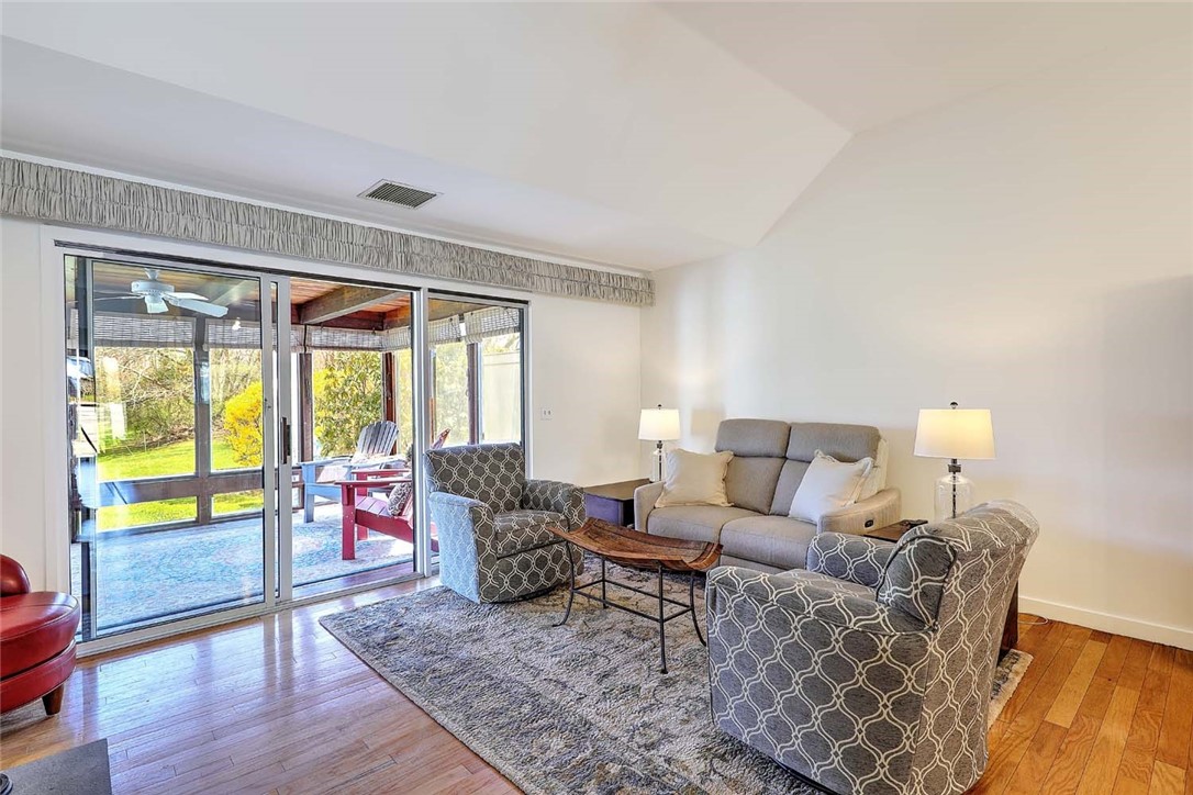 3 Pendleton Place Narragansett, RI 02882 - Photo 13 of 43